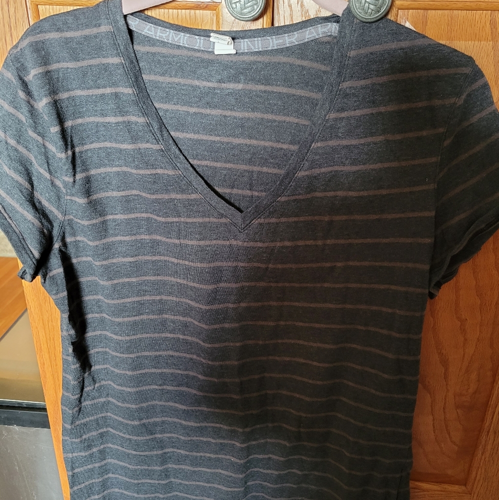 Women's Under Armour t-shirt